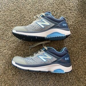Women’s size 9 new balance shoes blue
